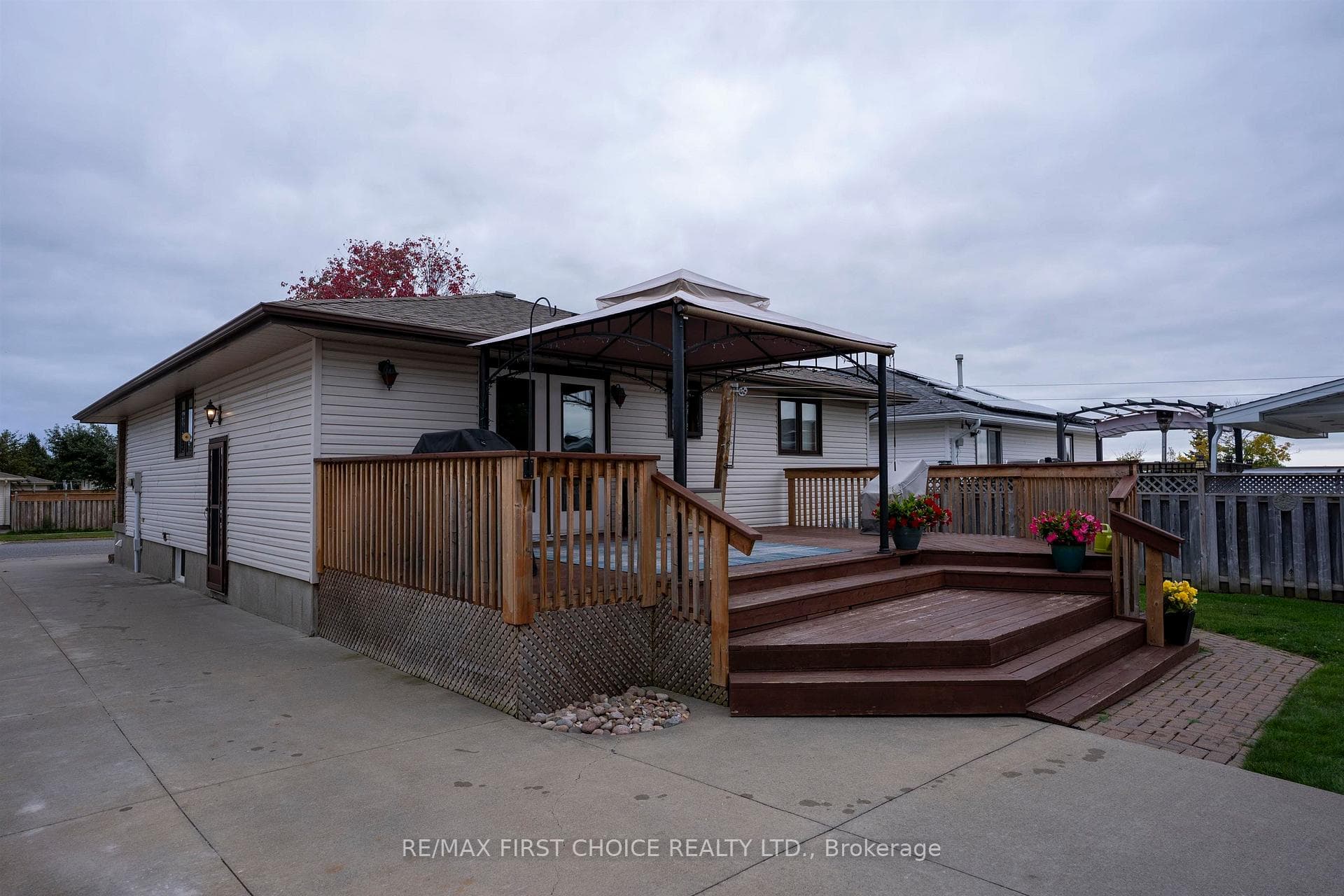 225 FLAMINGO DR photo 43