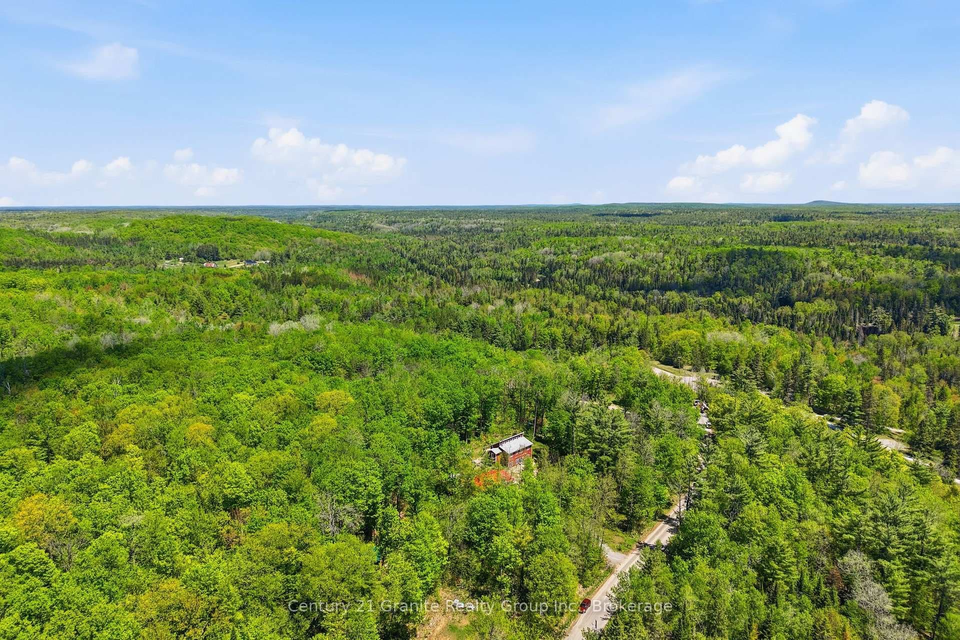1048 Bacon Road photo 43