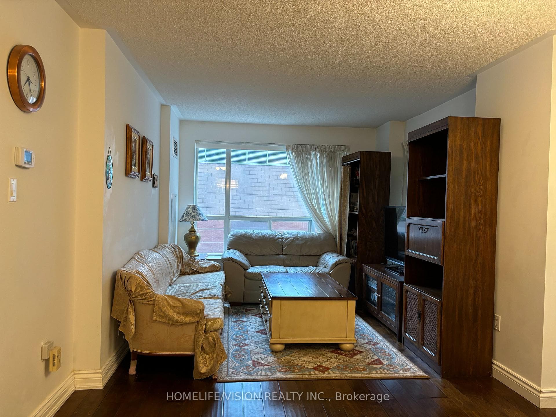 887 Bay Street Unit 404 photo 7