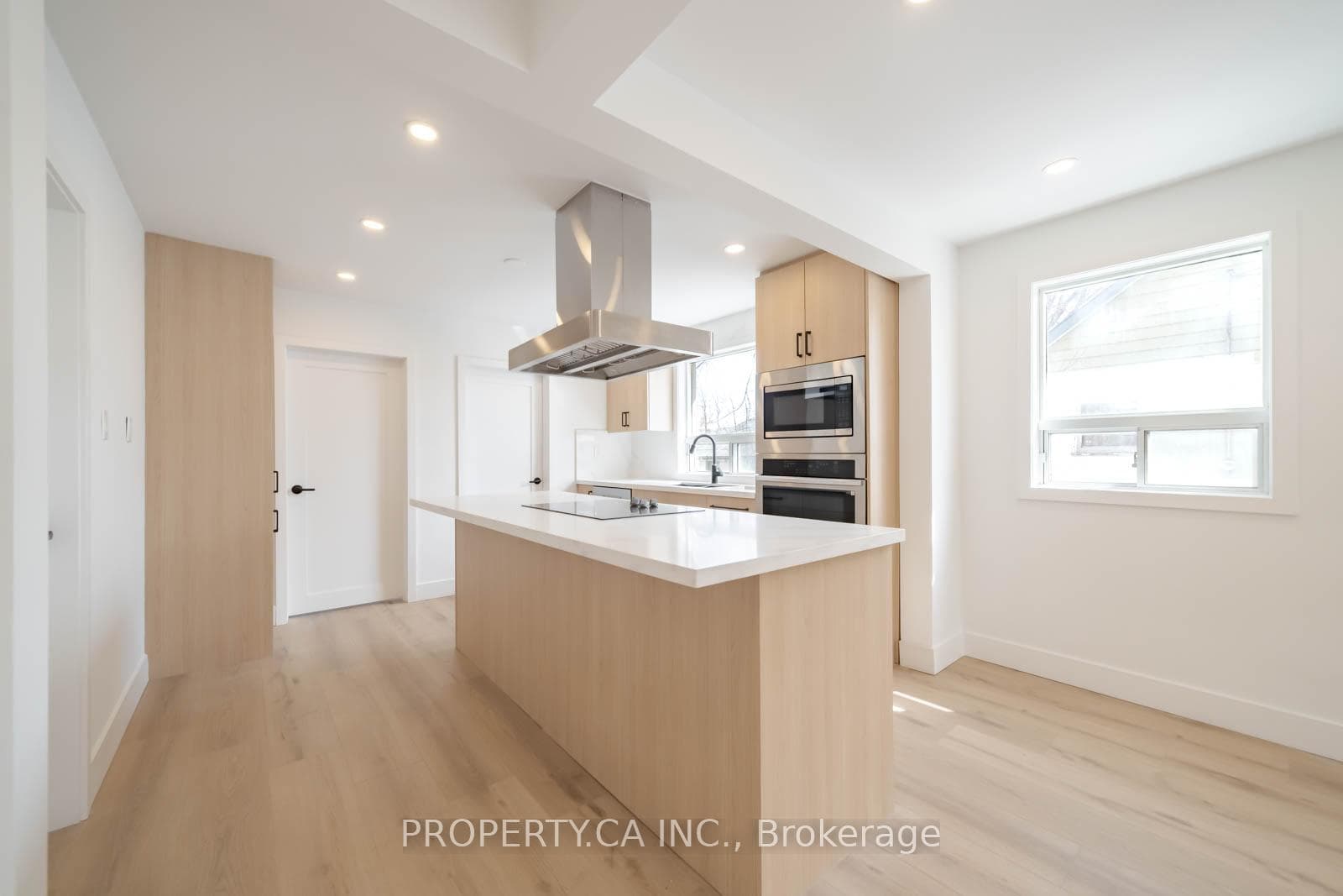 46 McMurchy Avenue photo 4