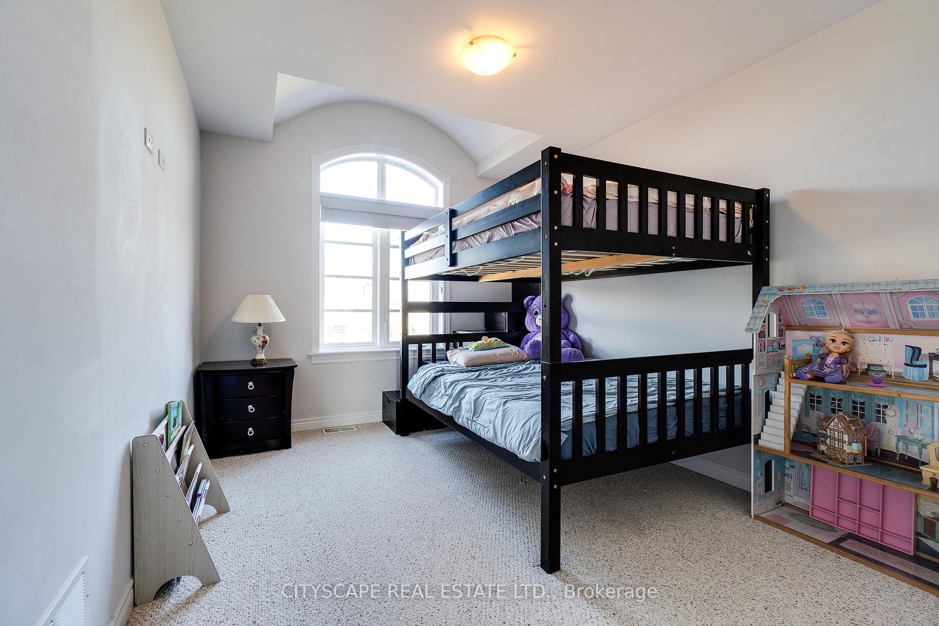 144 Hazelton Avenue photo 29