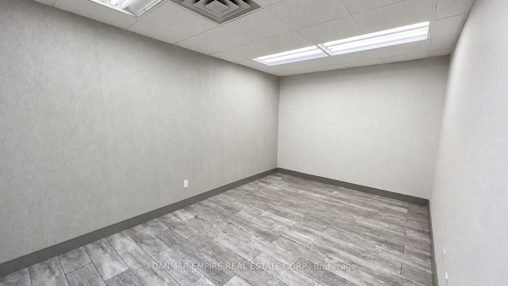 65 Woodstream Boulevard Unit 14 photo 17