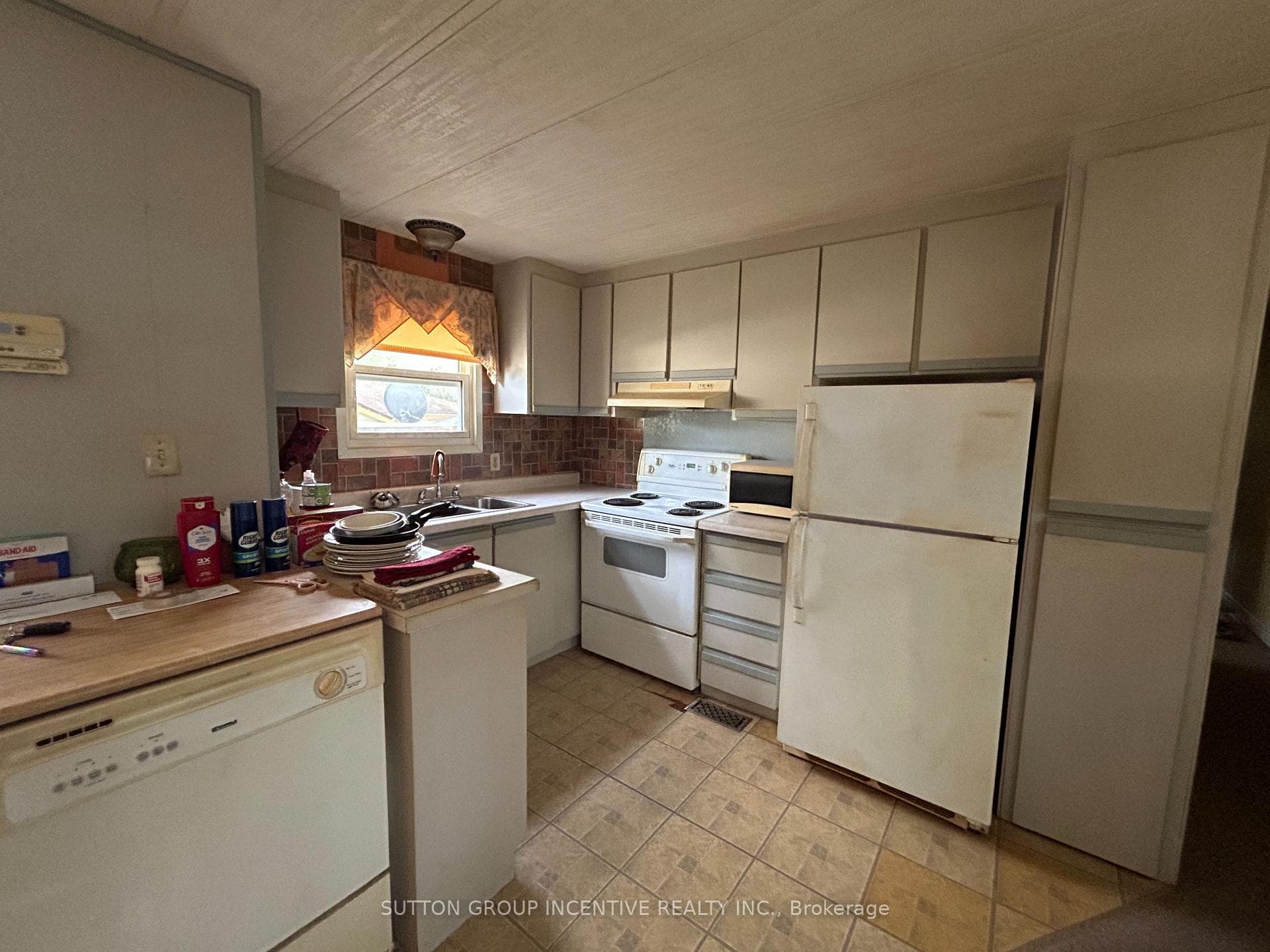 12 Royal Oak Drive photo 2