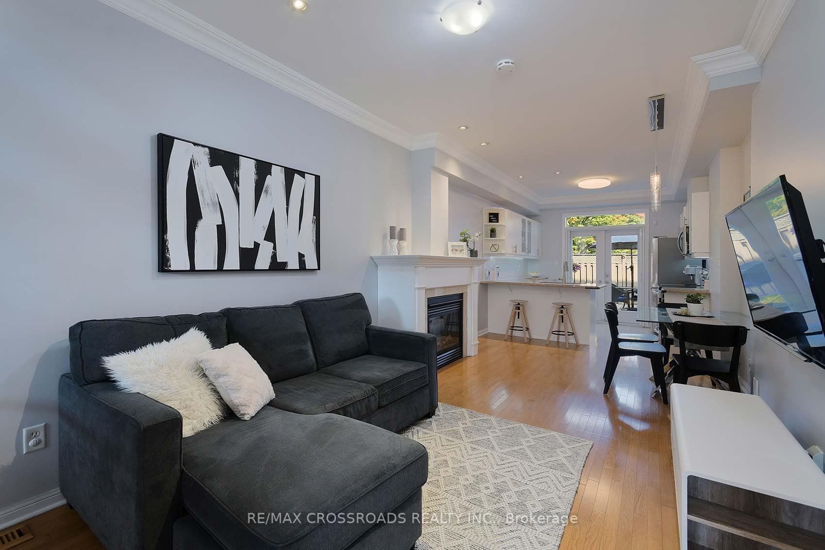 3890 Bloor Street Unit 6 photo 6