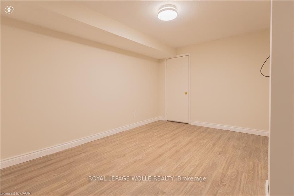 104 Kent Street photo 32