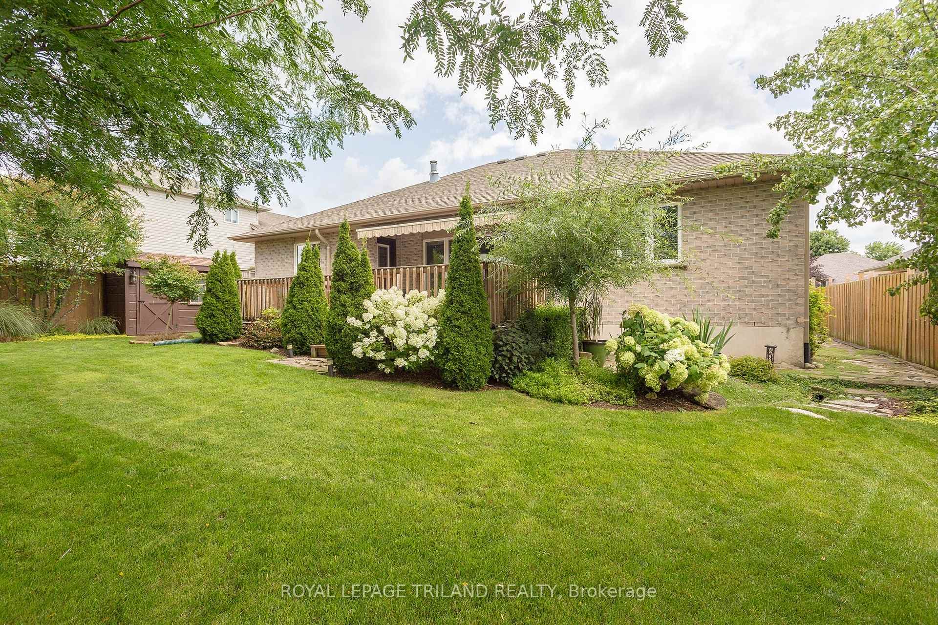 216 Jonathan Way photo 38