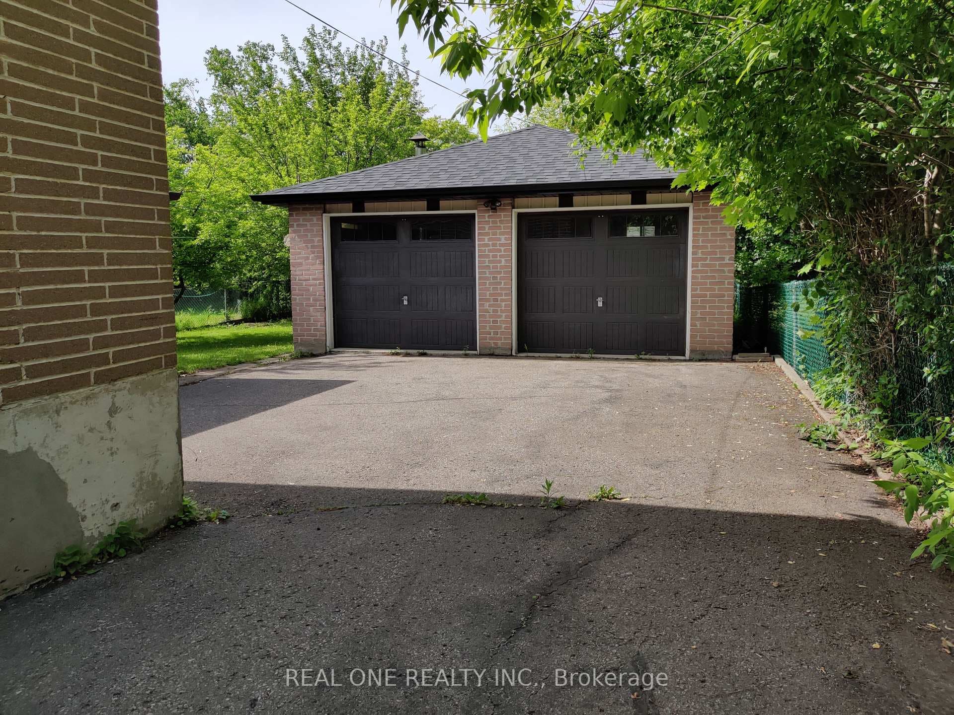 118 Cartier Crescent Unit upper photo 21