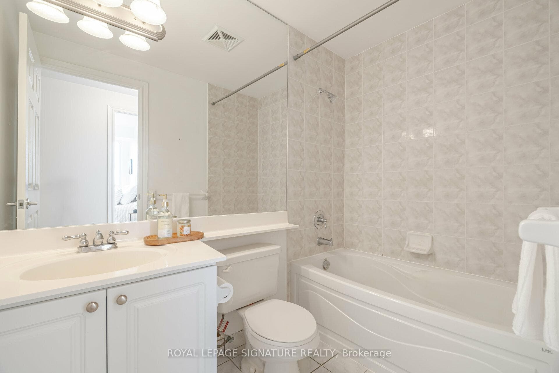 3888 Duke Of York Boulevard Unit 3028 photo 21