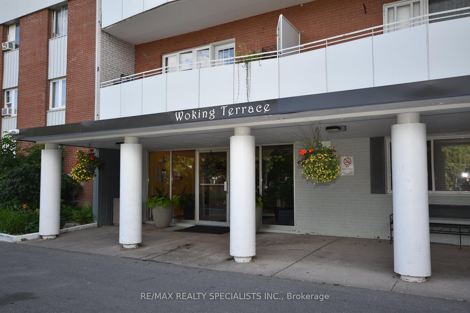 2485 WOKING Crescent Unit 209 photo 1
