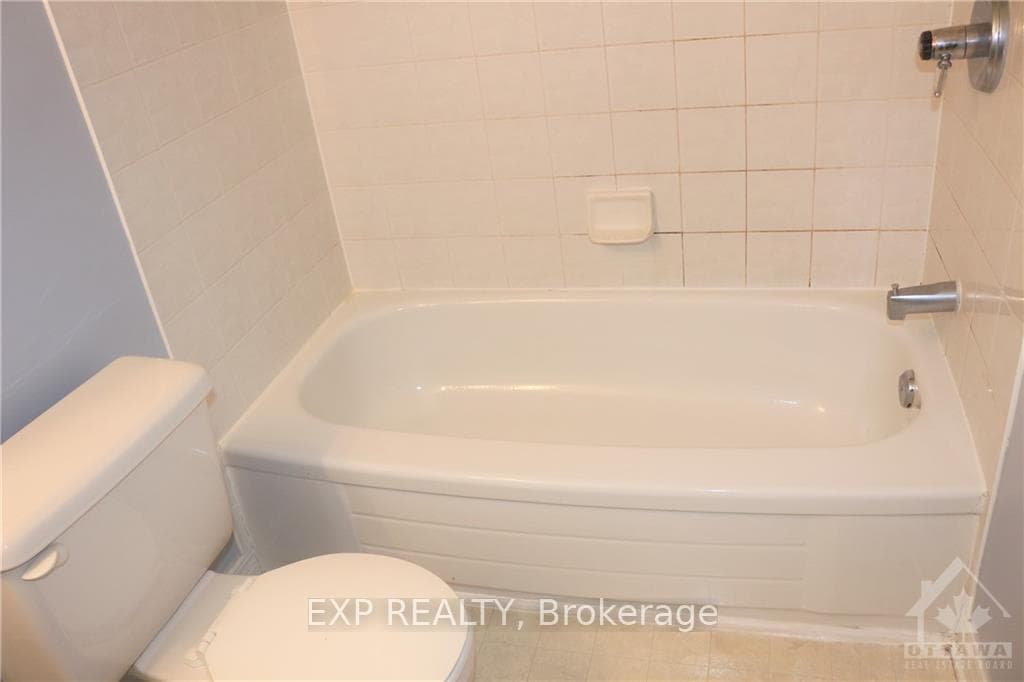 102 KIMBERWICK Crescent photo 24