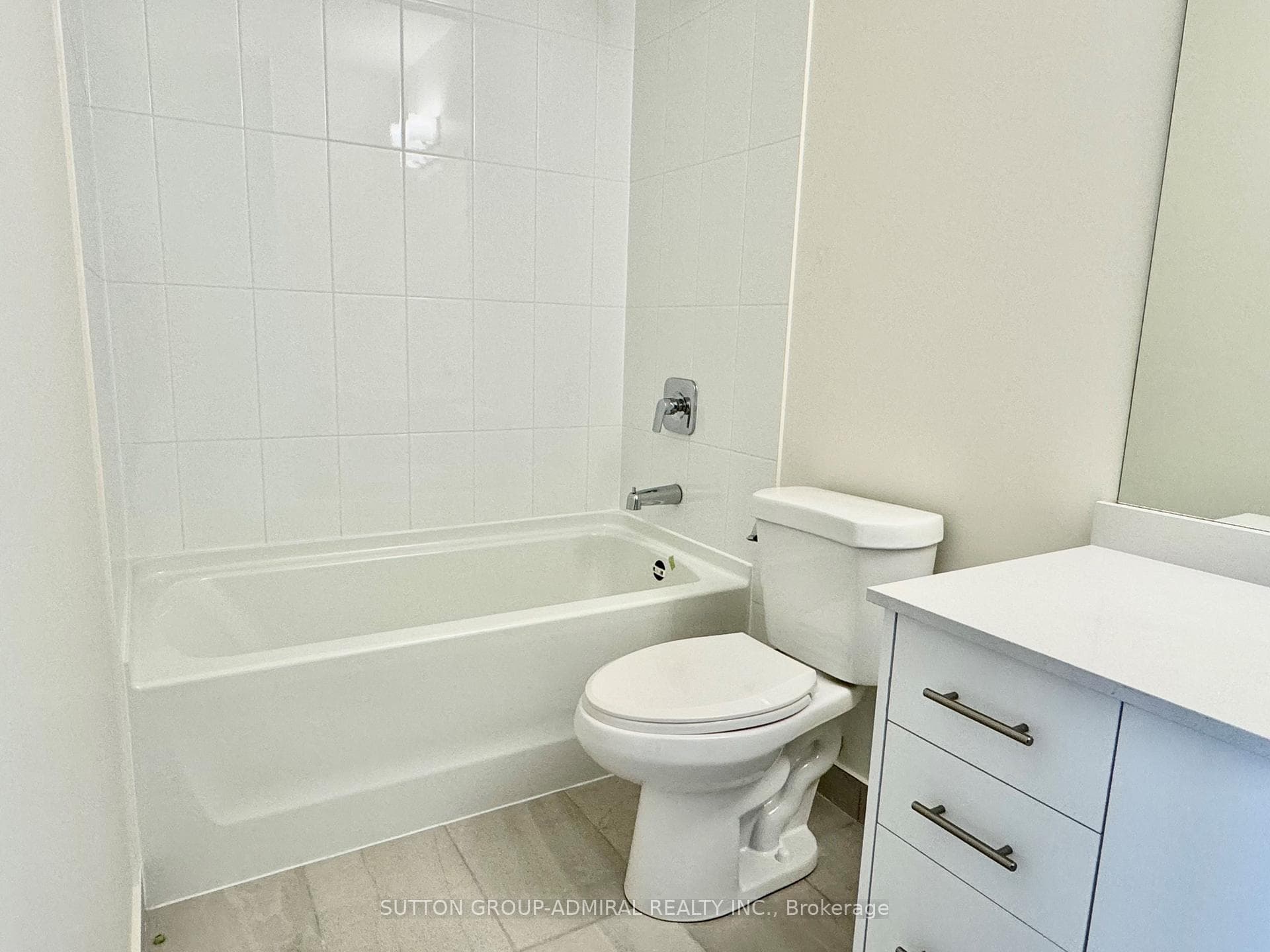 8960 Jane Street Unit 606 photo 7