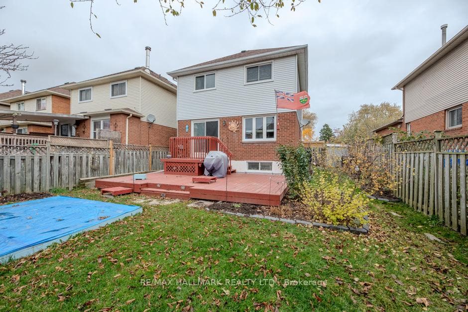132 Sandown Avenue photo 22