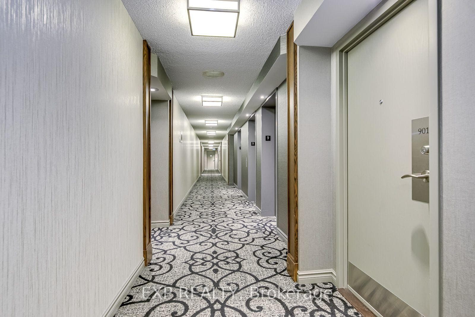 350 Rathburn Drive Unit 901 photo 2