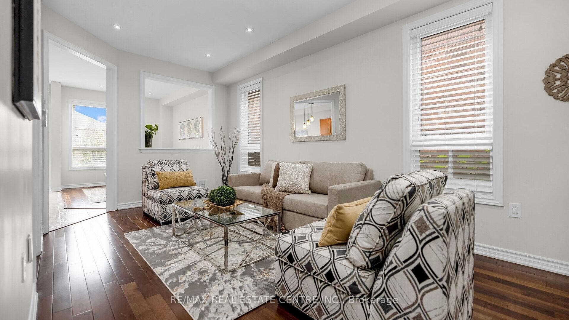 113 Nathaniel Crescent photo 6