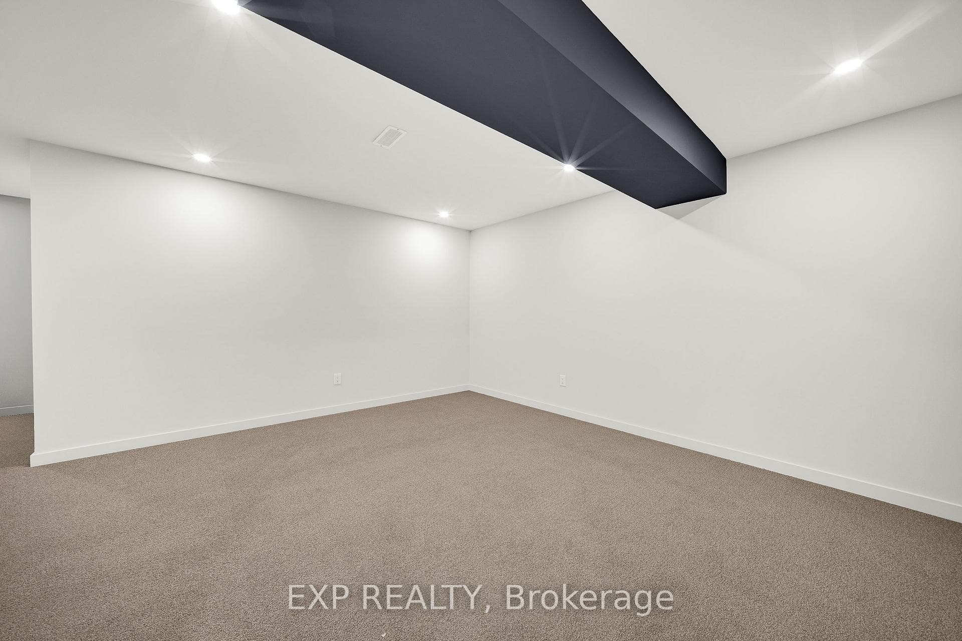 708 Wooler Place photo 28