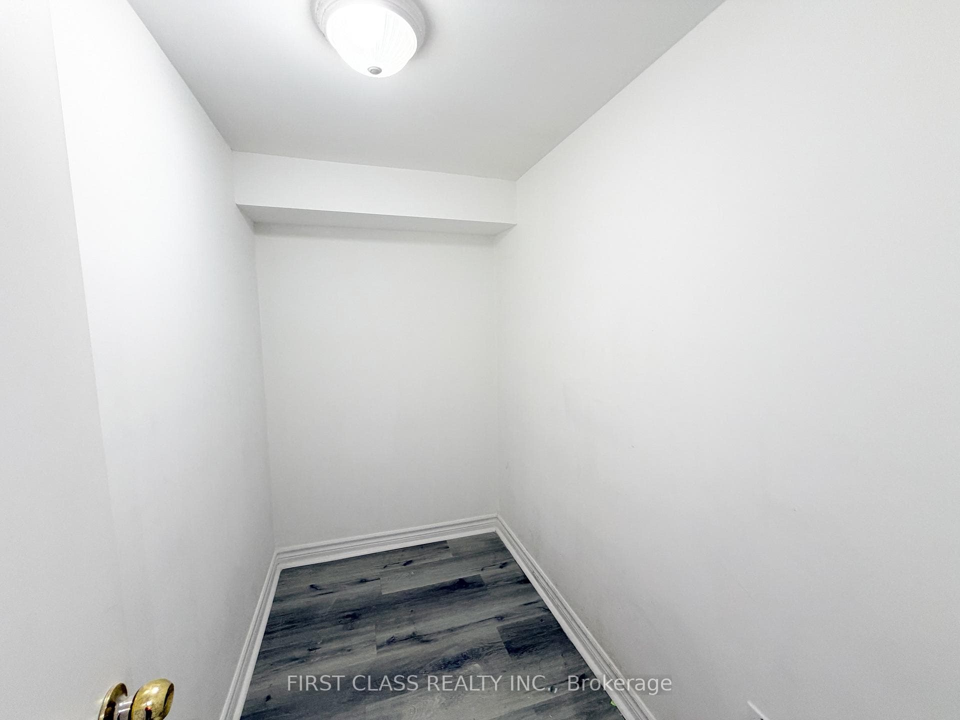 15 Leahann Drive Unit Bsmt photo 7