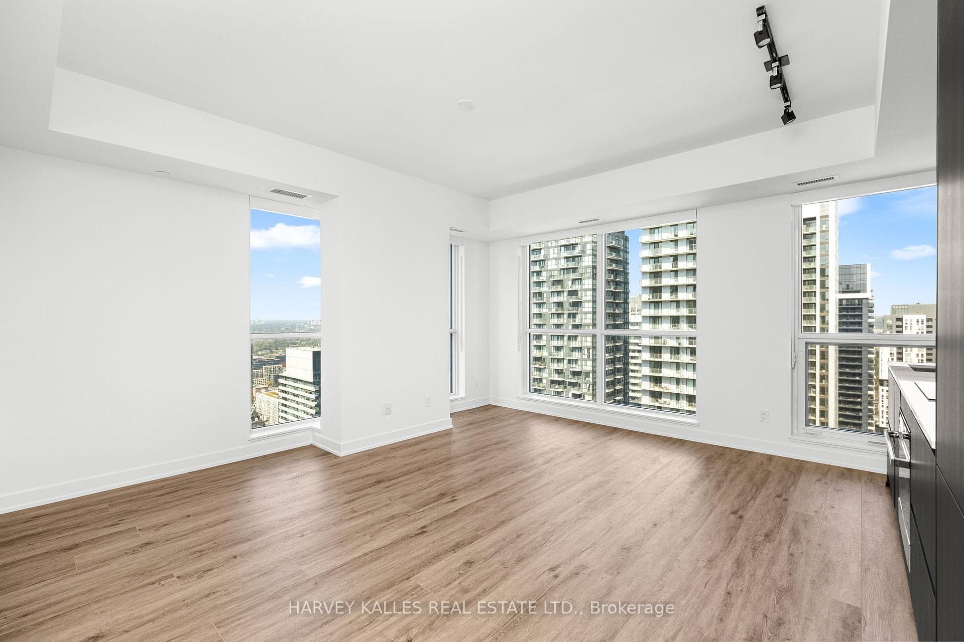 327 King Street Unit 4205 photo 5