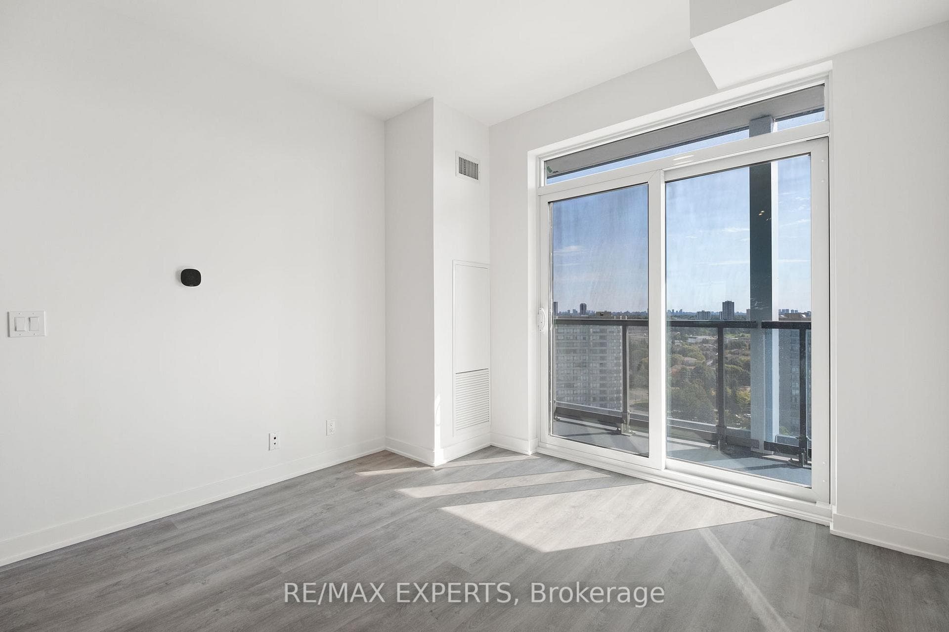 50 Upper Mall Way Unit B1512 photo 14