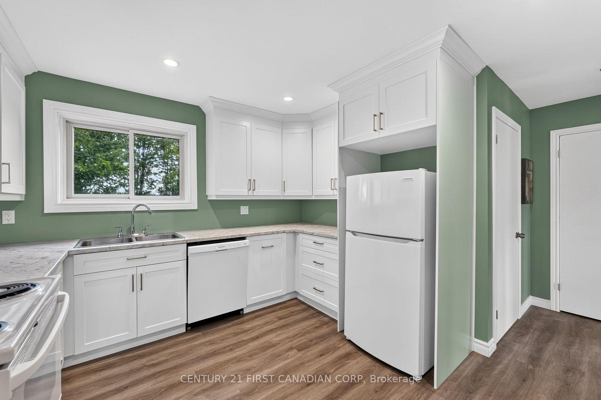 33943 Sunnyridge Road photo 4