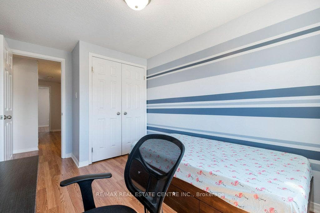 38 Featherstone Street photo 18