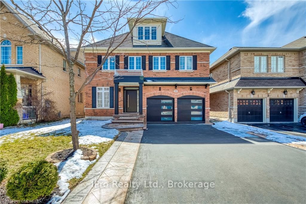 606 NAIRN Circle photo 1
