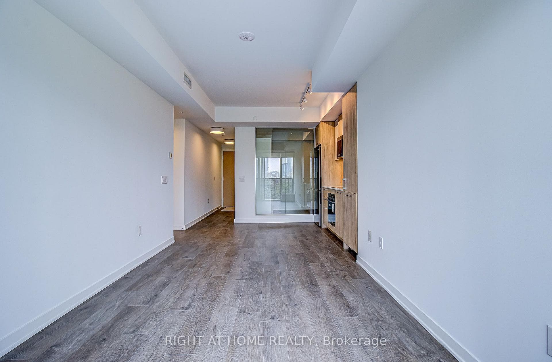 10 Oak Street Unit 907 photo 9