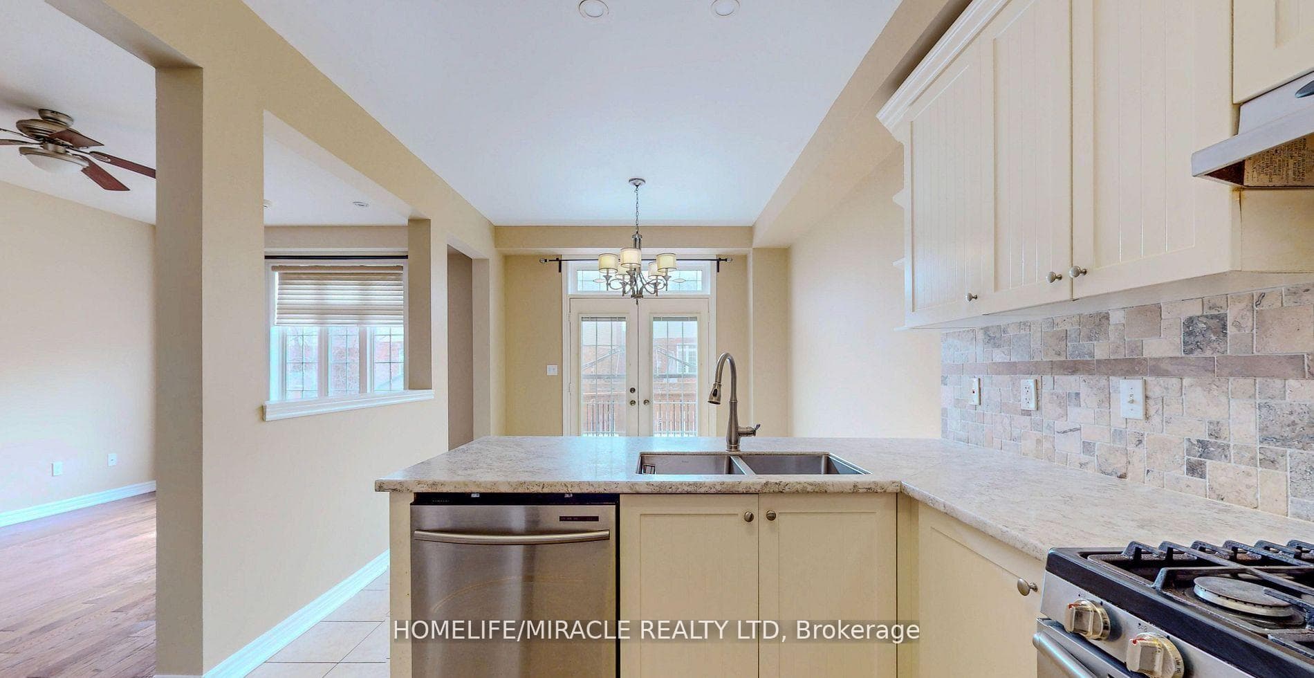 37 Sadielou Boulevard photo 11