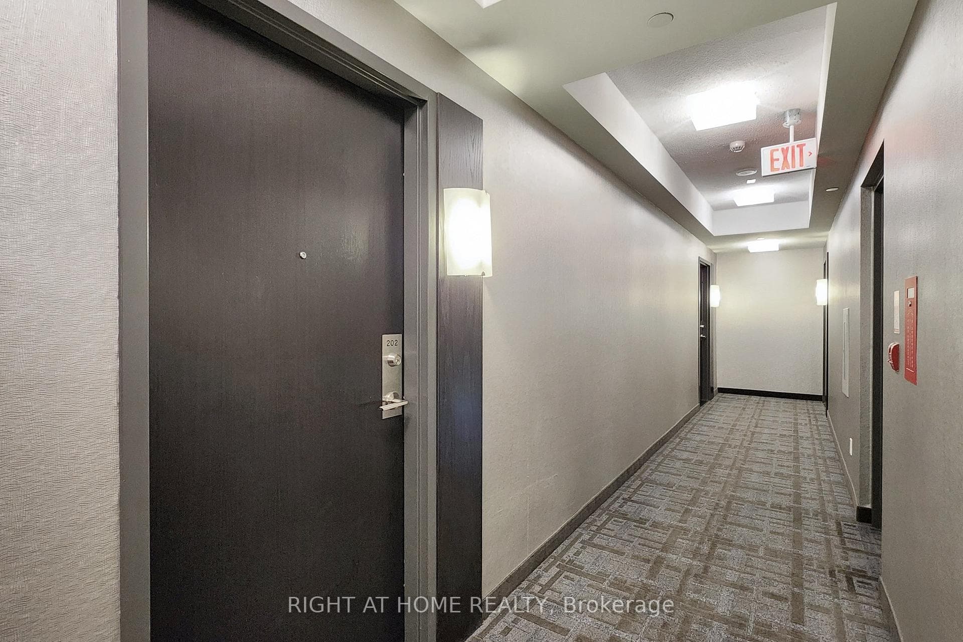 5162 Yonge Street Unit 202 photo 2