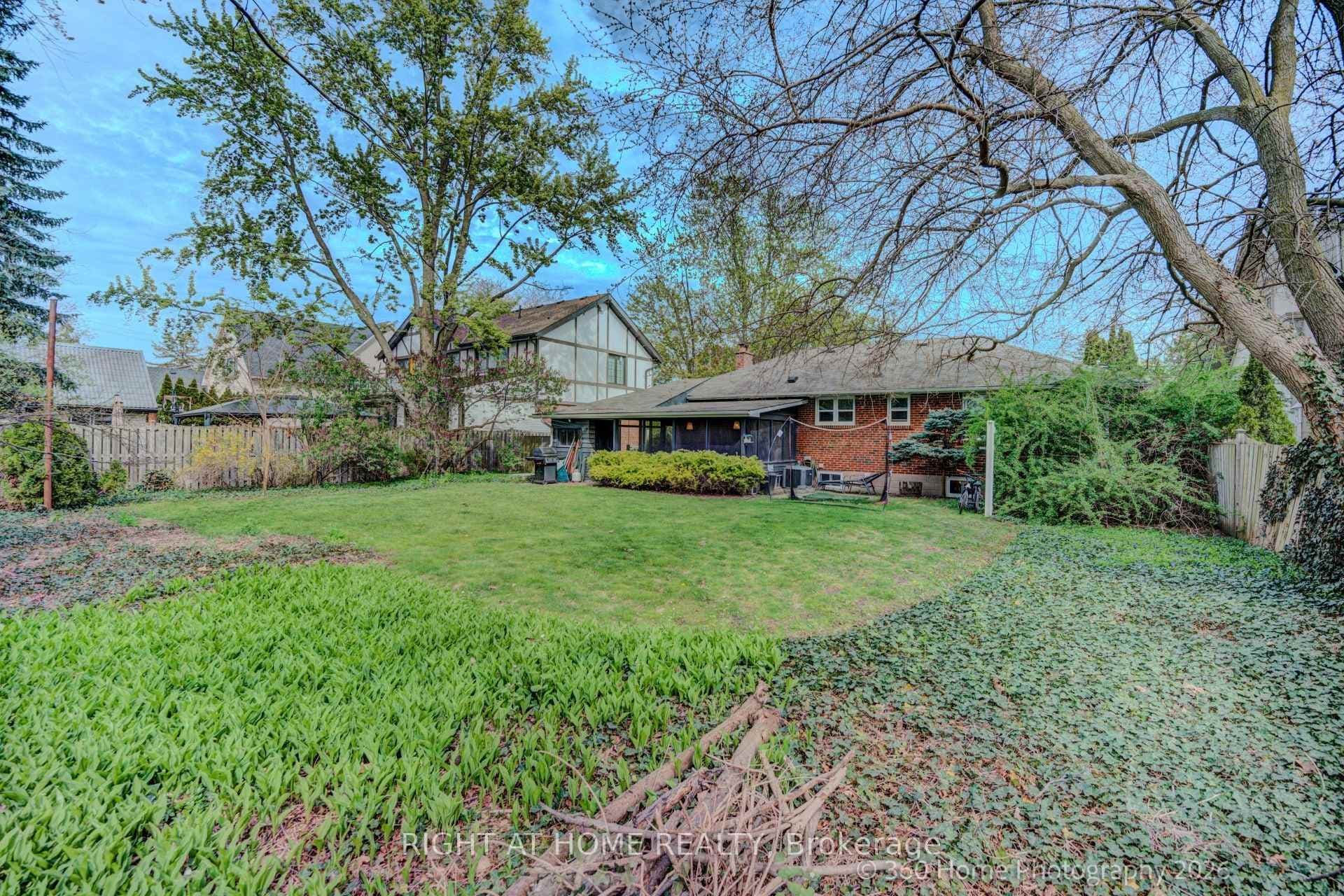 1493 CONSTANCE Drive photo 28