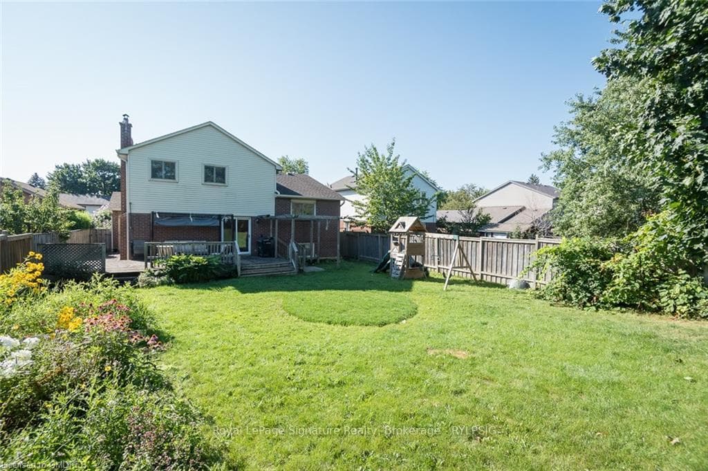 843 CEDARBRAE Avenue photo 42