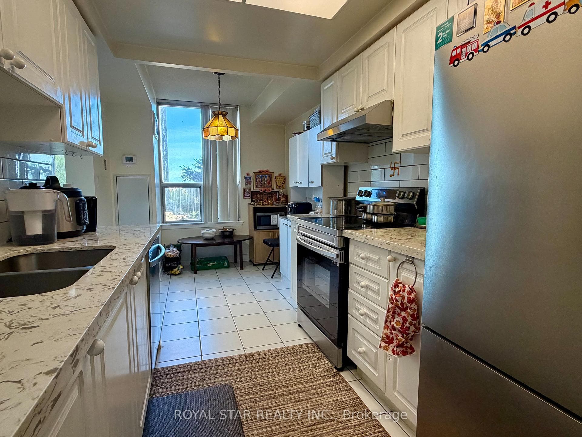 135 Hillcrest Avenue Unit 303 photo 15