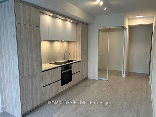 15 Mercer Street Unit 418 photo 4