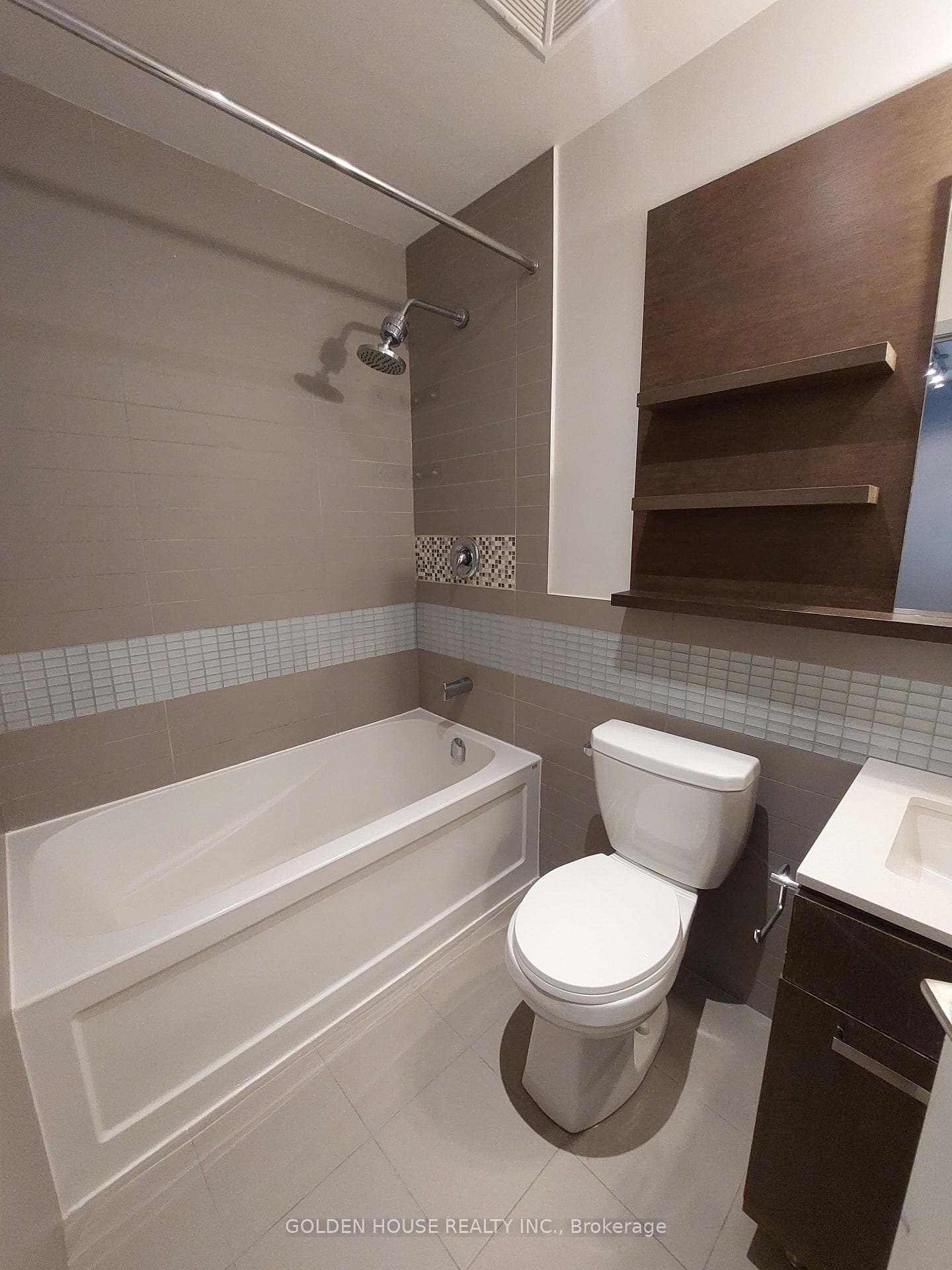 295 Adelaide Street Unit 2010 photo 5