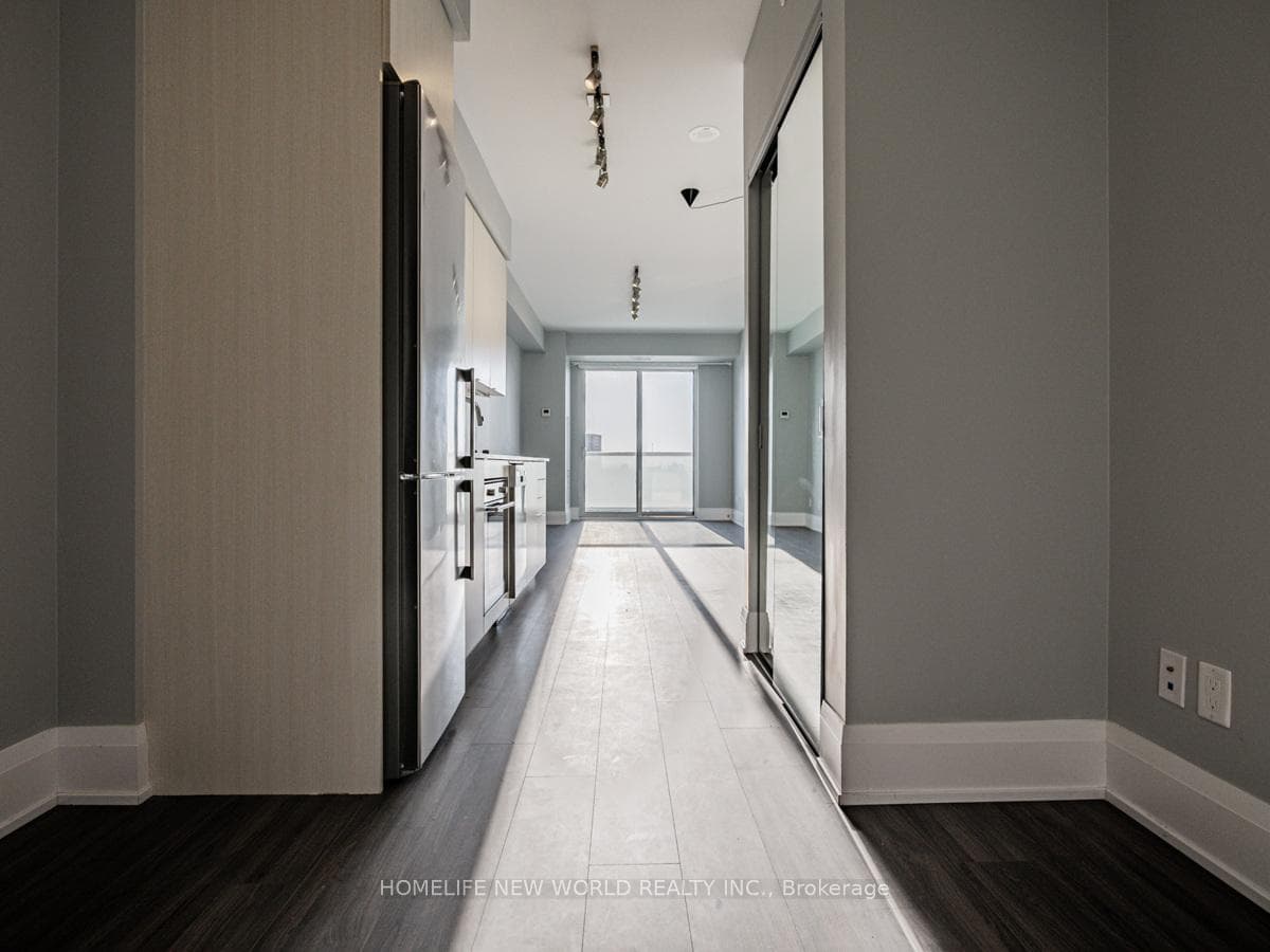 101 Erskine Avenue Unit 2512 photo 7