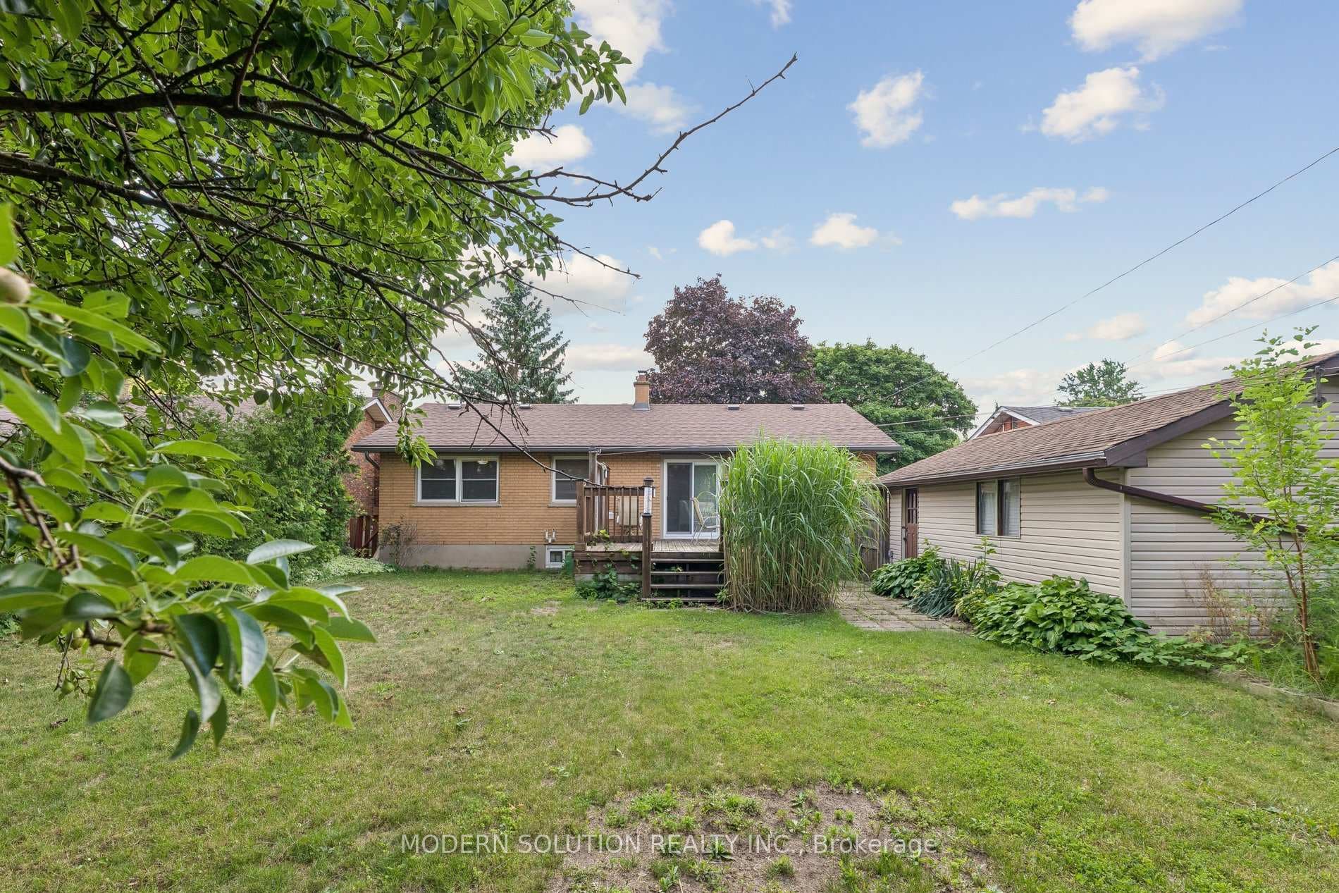 61 Godfrey Drive photo 44