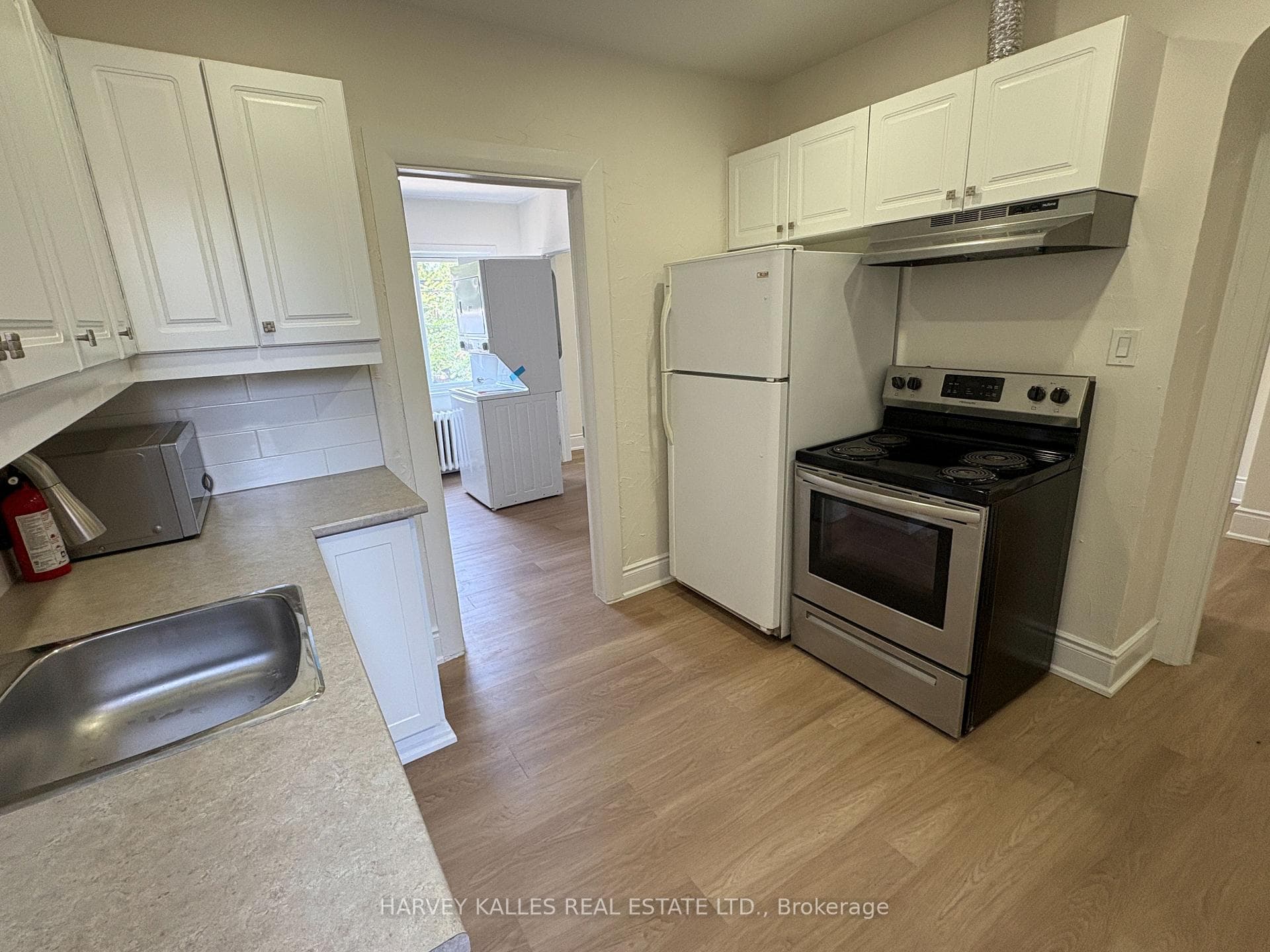 1611 Bayview Avenue Unit A photo 2