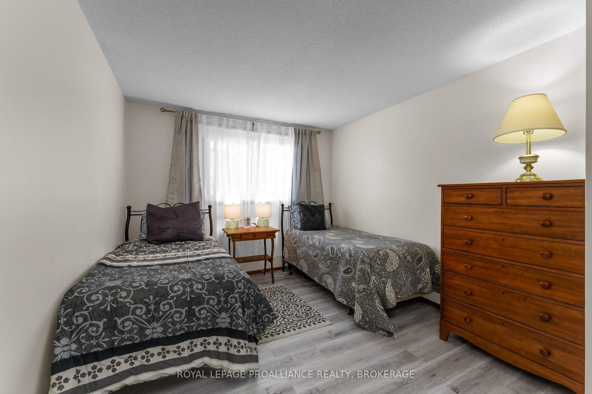927 Newhall Drive photo 25