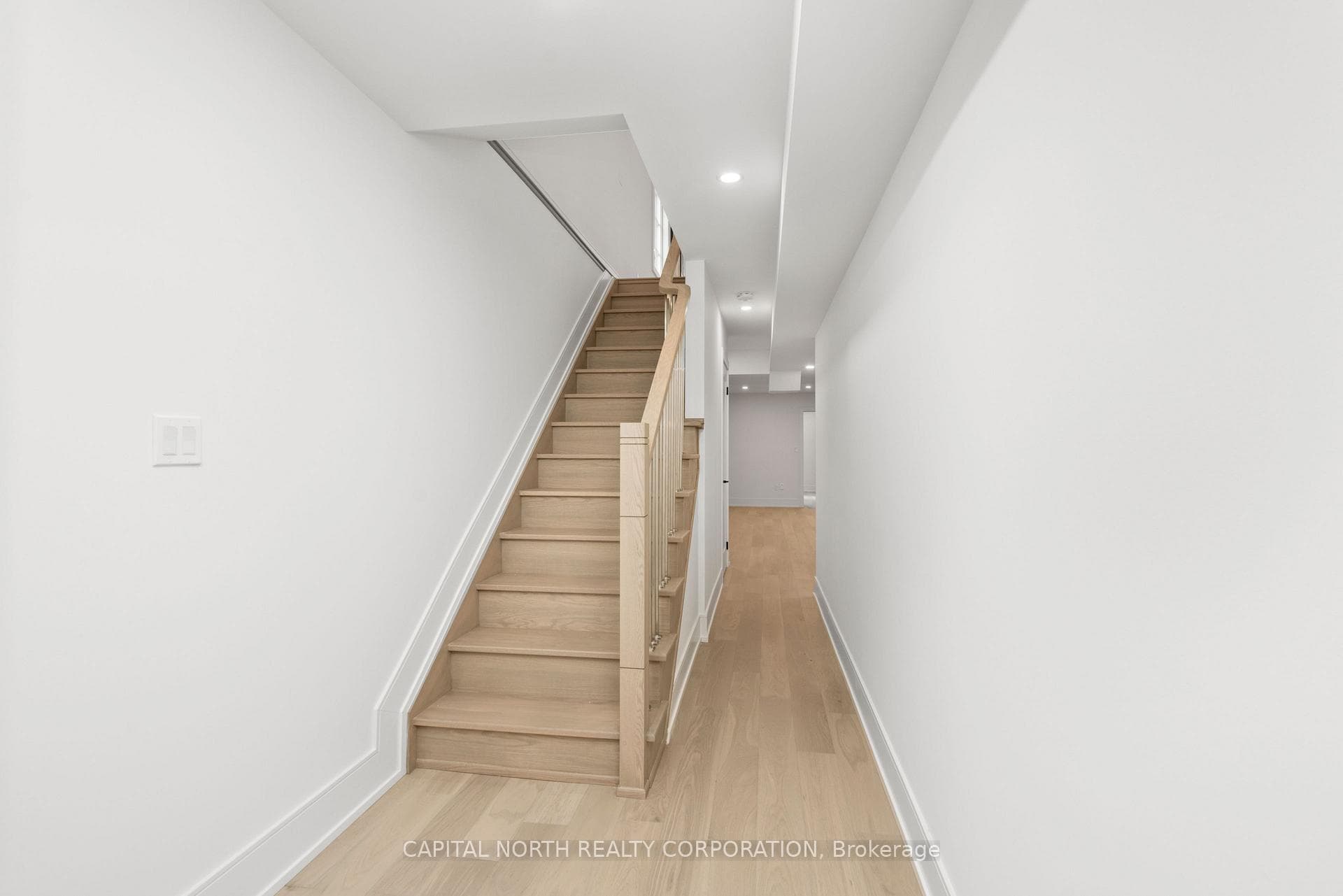 1076 Roosevelt Road photo 31