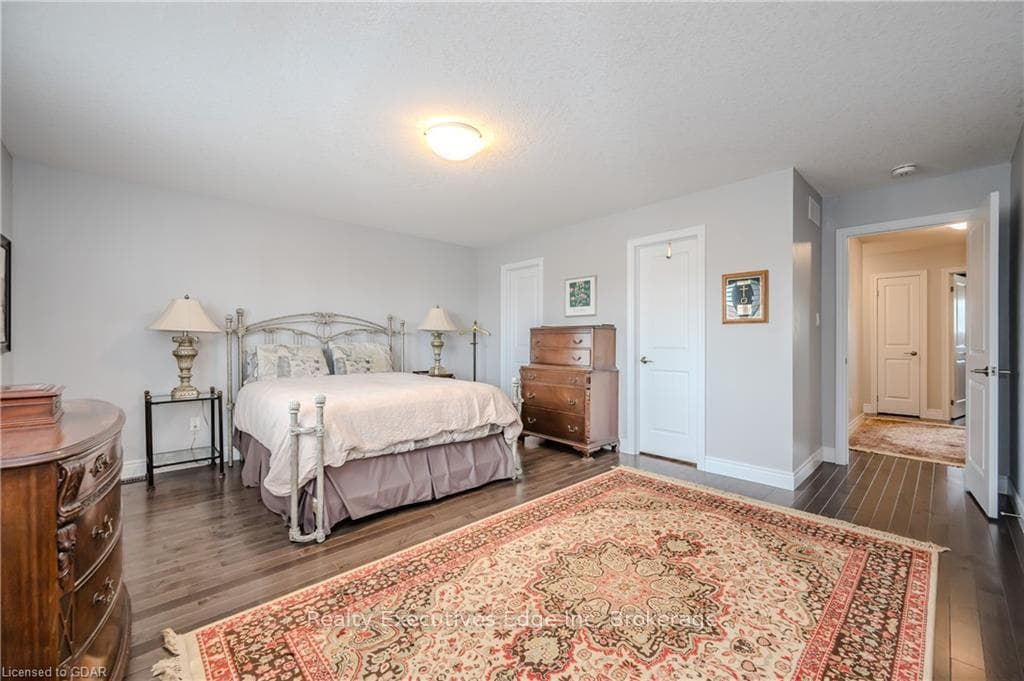 254 GOSLING GARDENS Gardens Unit 26-Main Unit photo 29