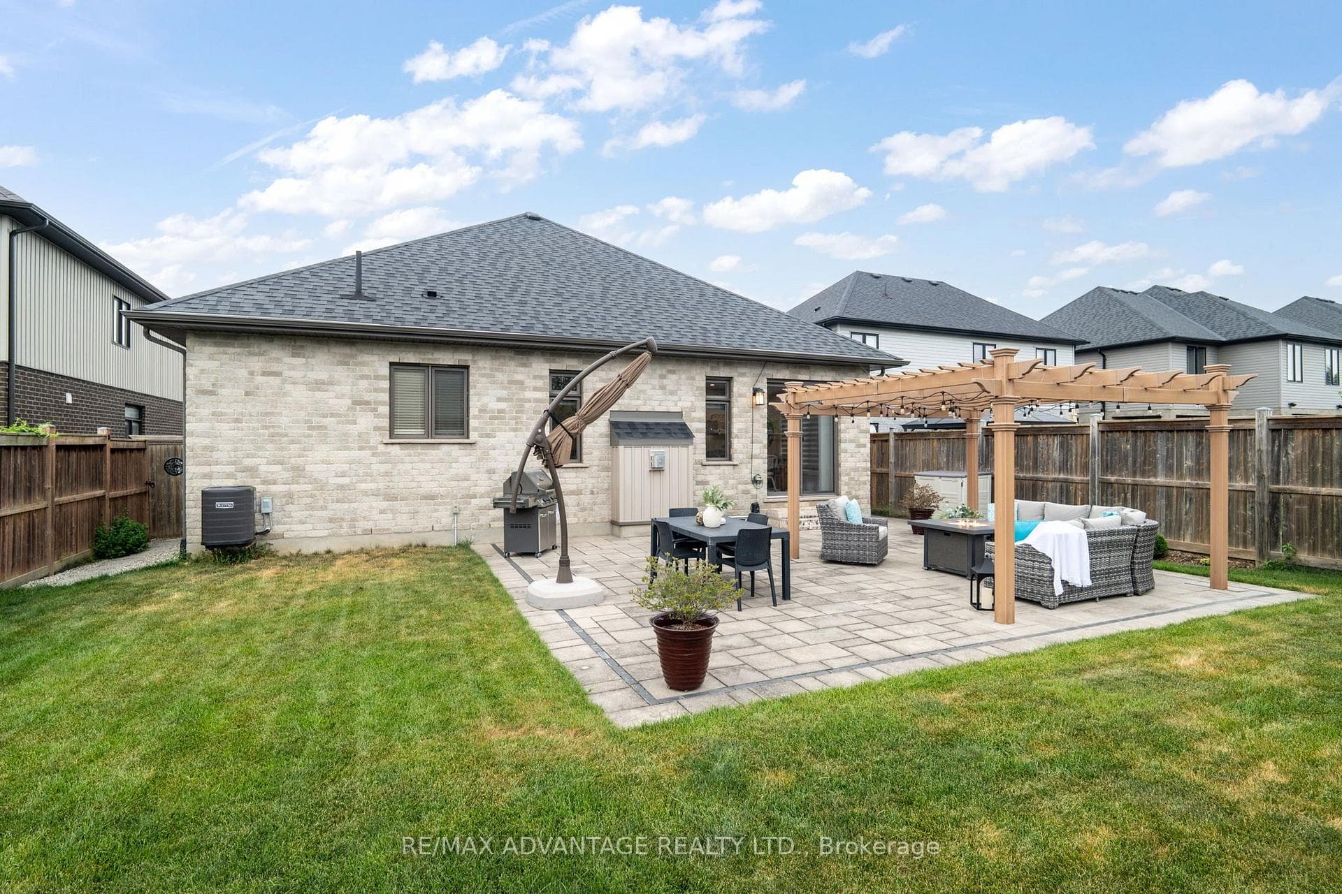 Side walking pad and full fenced backyard