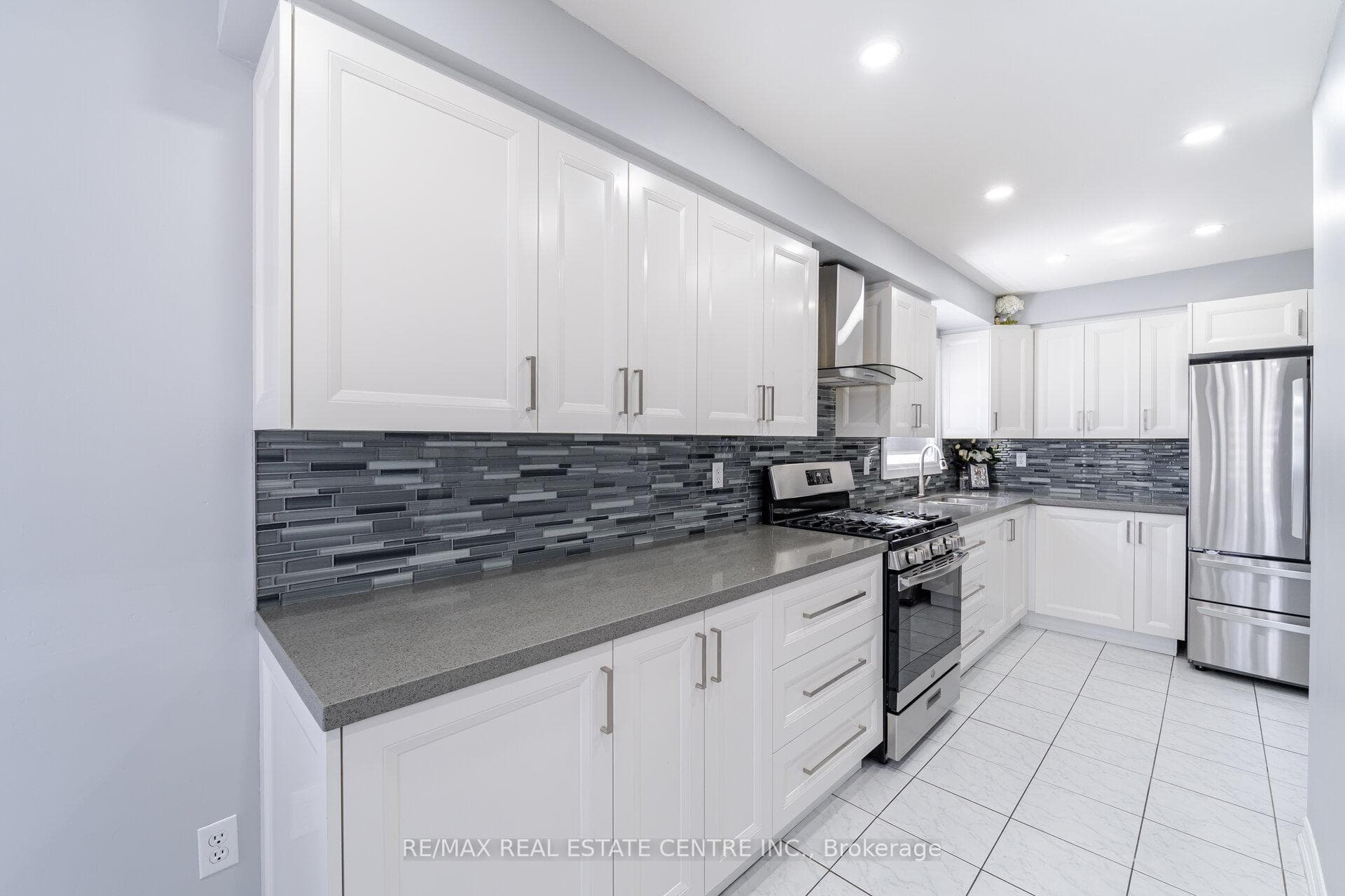 27 Arthurs Crescent photo 12