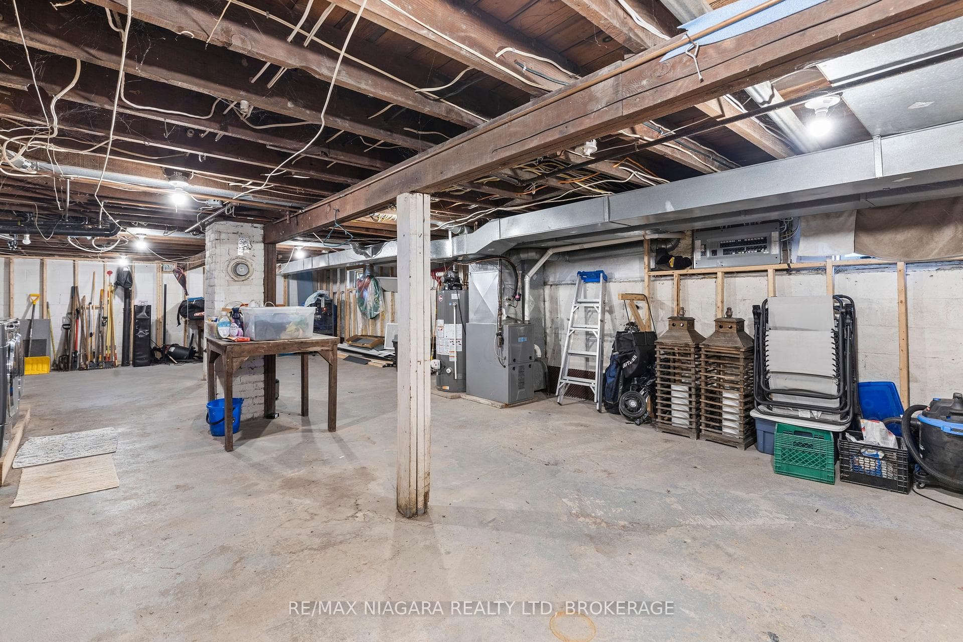 239 Bowen Road photo 24