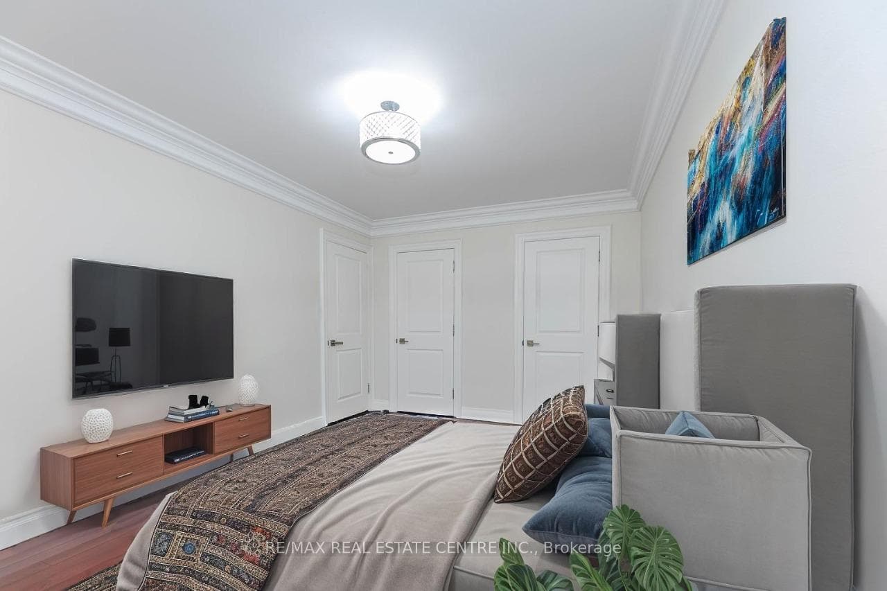 44 Burwick Avenue photo 17