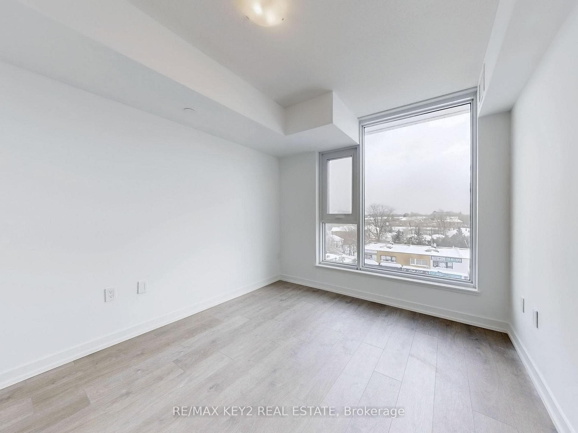 556 Marlee Avenue Unit 611 photo 16