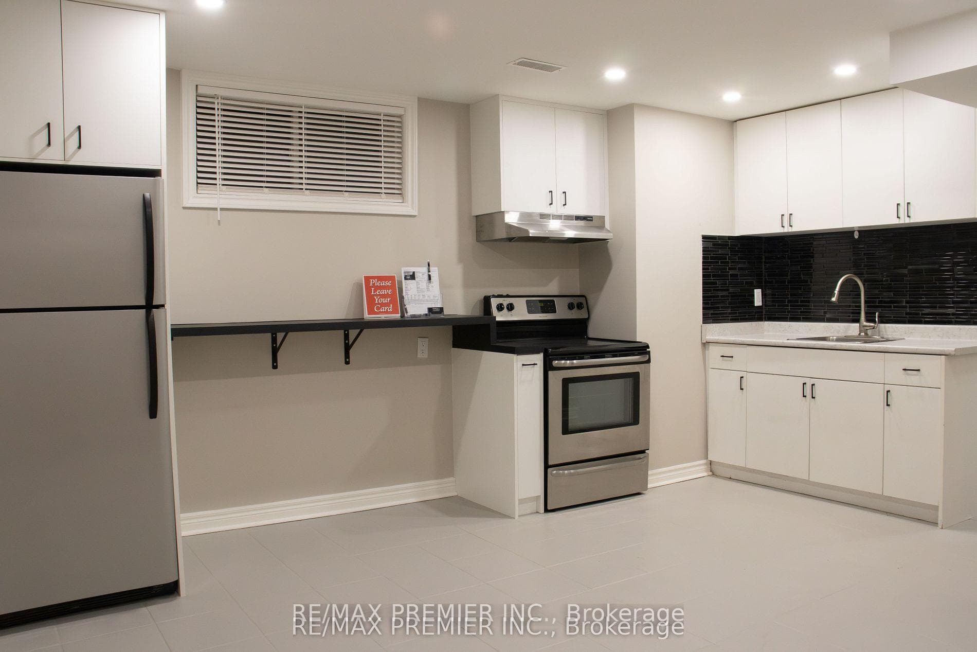 55 Breeze Drive Unit Bsmt photo 4