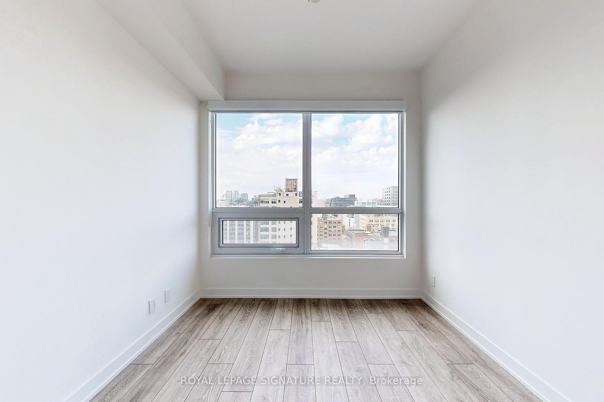108 Peter Street Unit 1518 photo 14