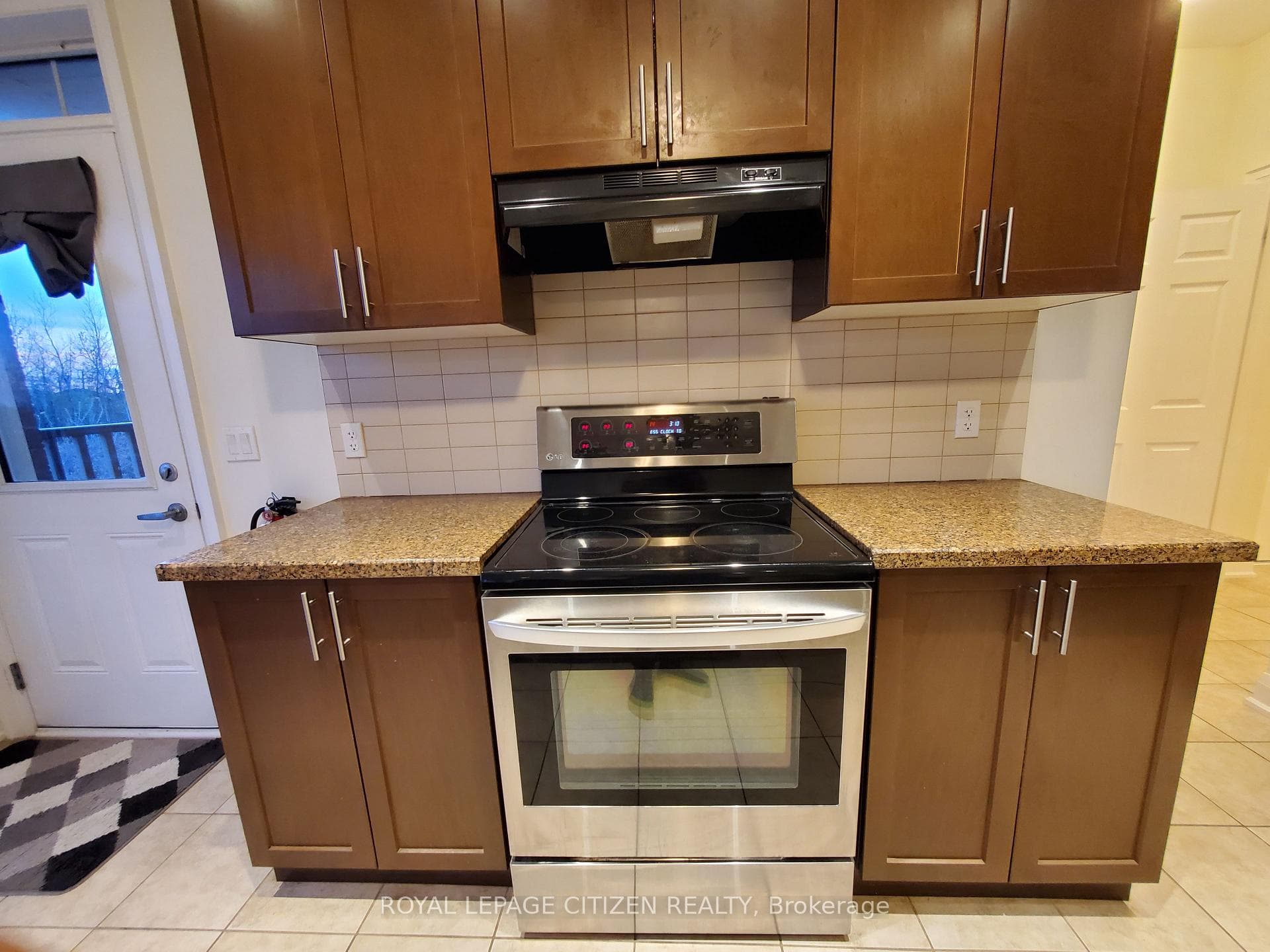 211 Symington Avenue photo 9