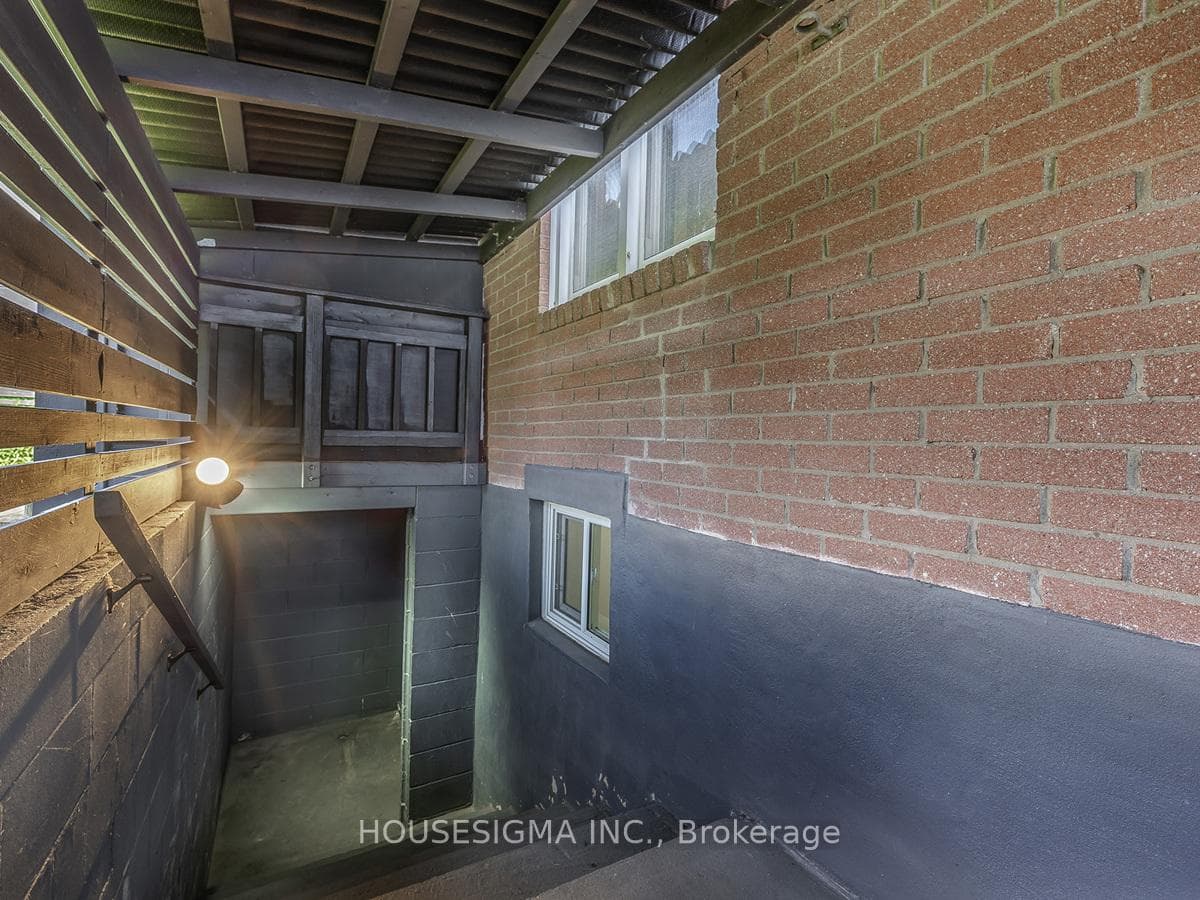 98 Westbourne Avenue photo 4