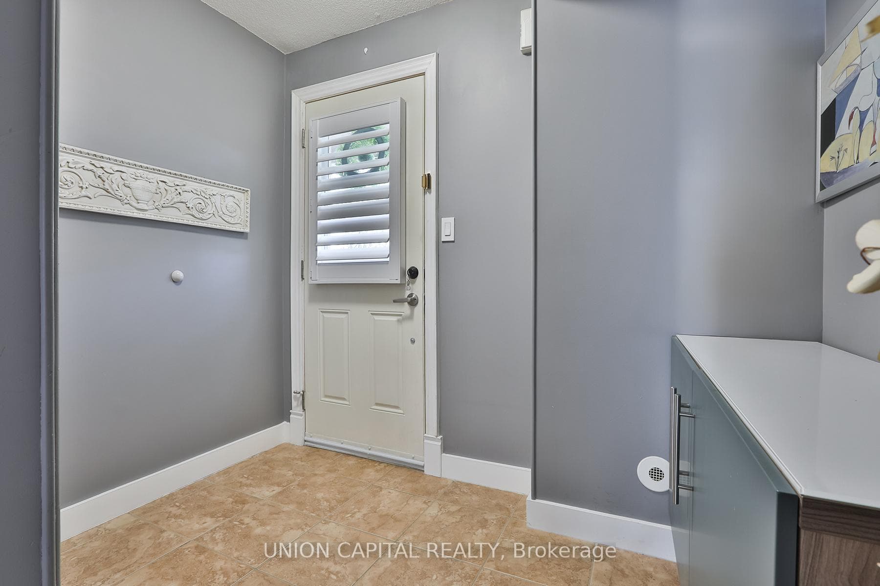 2169 Bur Oak Avenue photo 3