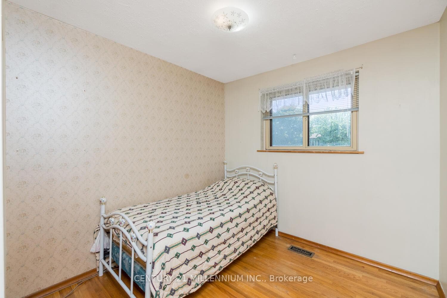 33 Alexandria Crescent photo 18
